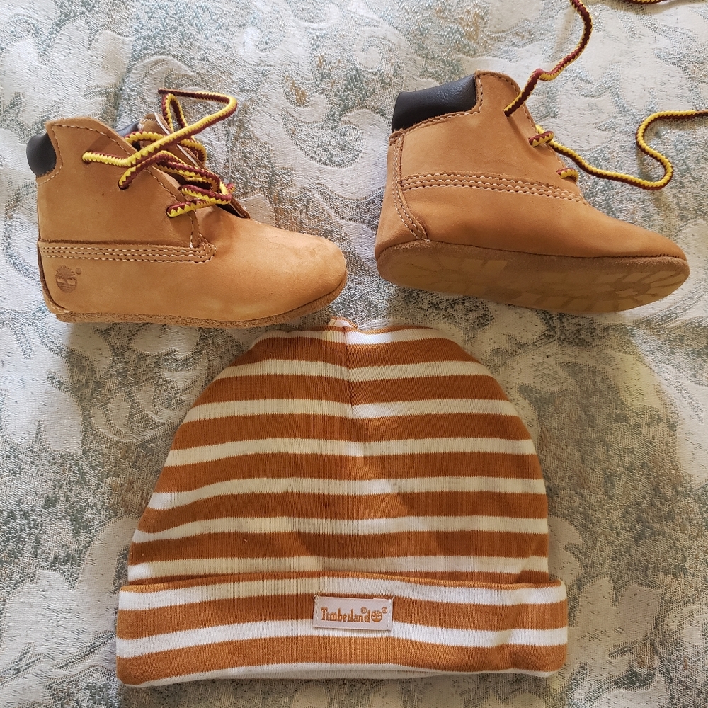 Infant Timberland set.